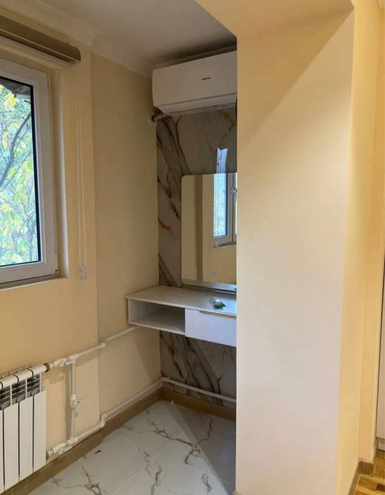 а: М Ойбек  Мирабадский район Ор.р: Дом Художника