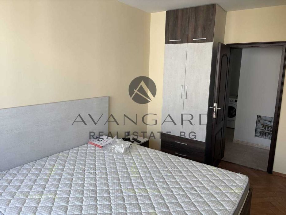 Продава се Тристаен апартамент в Пловдив, Кючук Париж - 115 кв.м за 2000 €/кв.м - Снимка #7