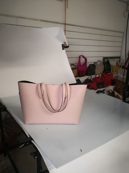 Vând Genti 100% Piele - Made in Italy -model afacere la cheie