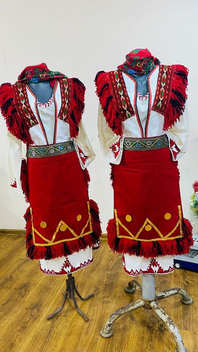 Продавам Пирински Носии