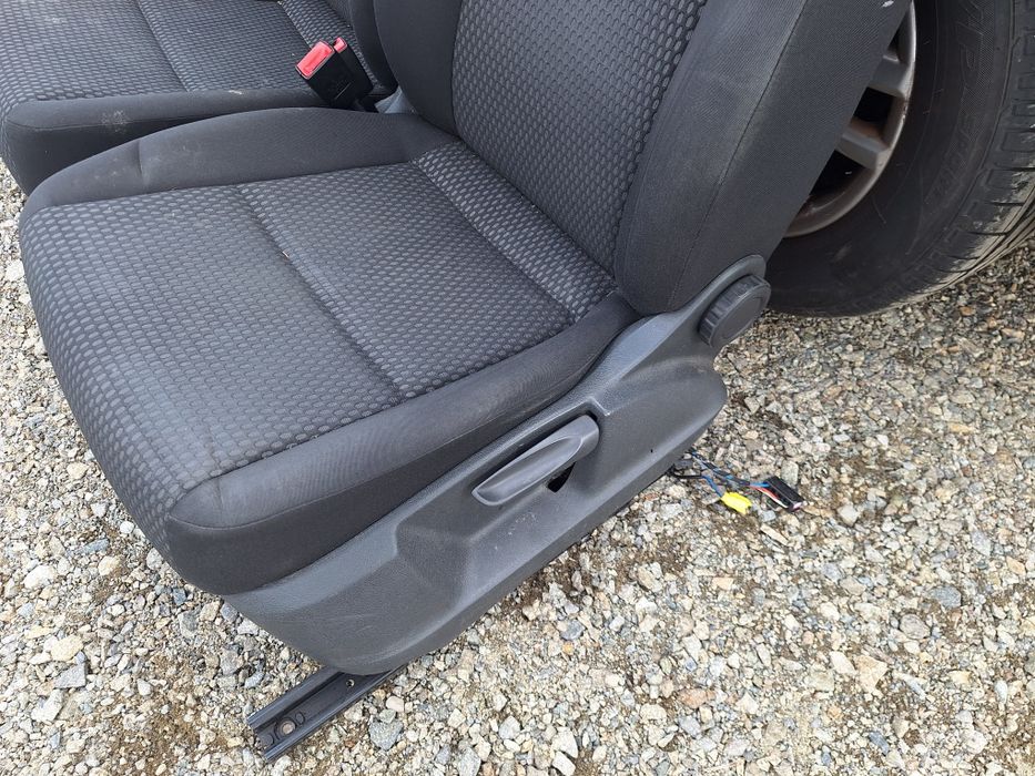 Scaune VW Tiguan stofa cu încălzire scaune fata.