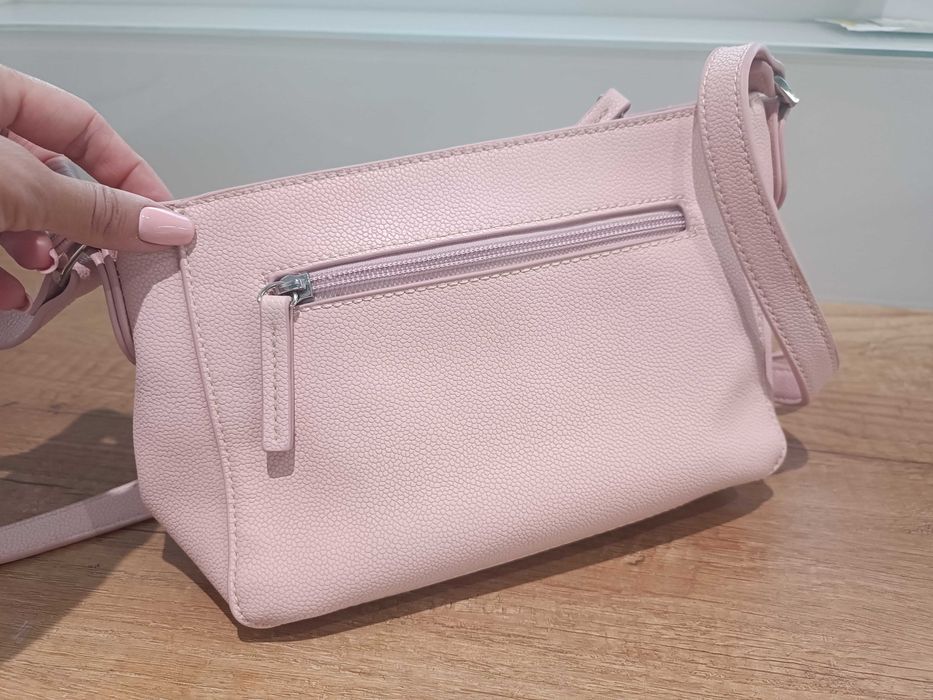 Малка розова чантичка