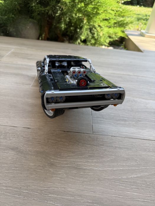 LEGO Technic - Dom's Dodge Charger 42111