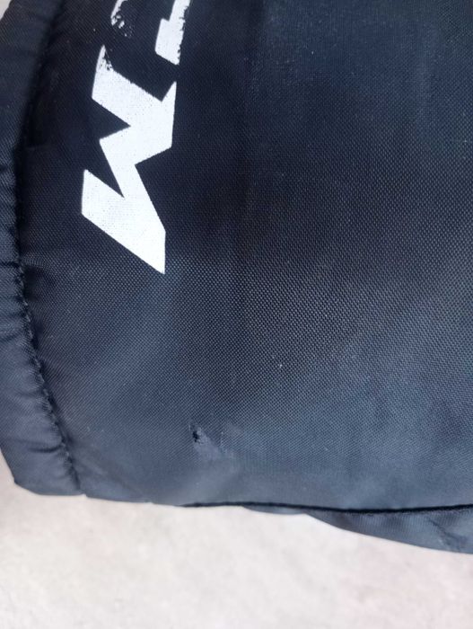 Pantaloni hochei pe gheață