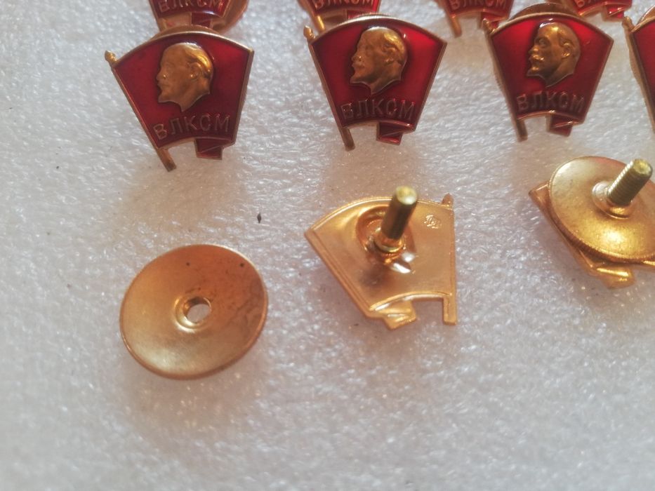 Значки ВЛКСМ, новые.