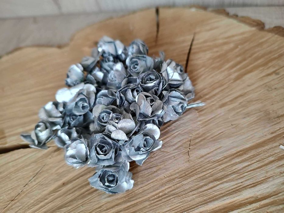 Хартиени цветя / златни и сребърни хартиени рози