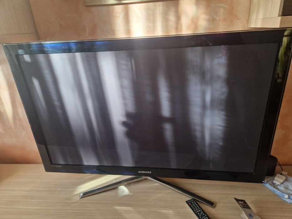 Vând tv Samsung defect