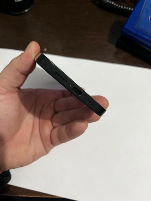 Айфон 16е новый емкость 100 процентов