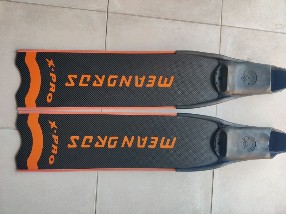 Карбонови плавници Meandros