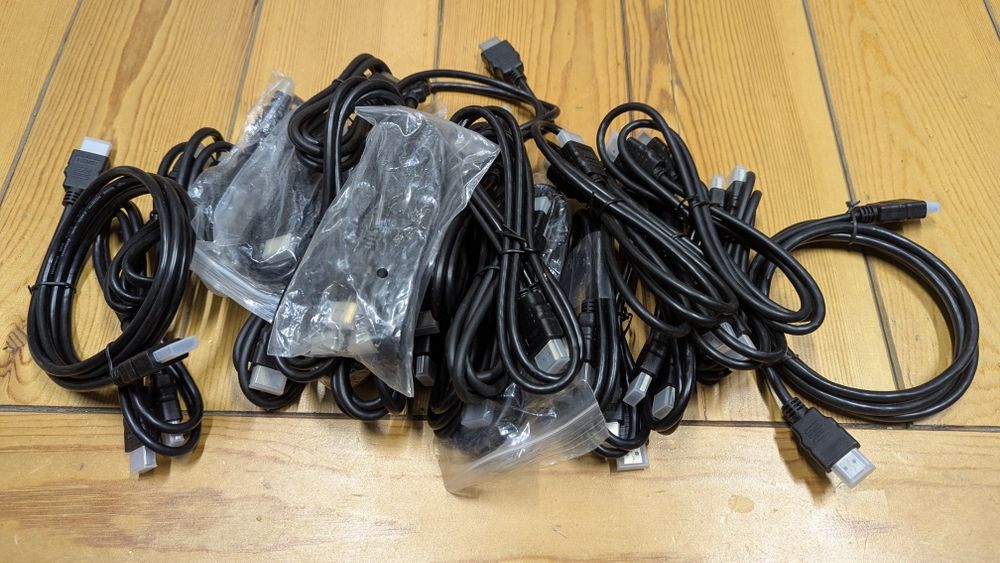 Шнур HDMI хорошего качества.