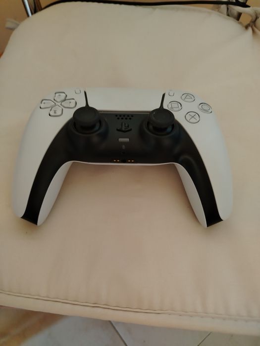 Джойстици за PS5