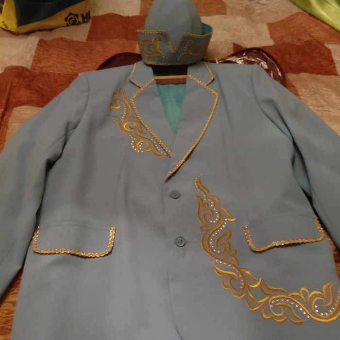 Костюм двойка продам 15000тг