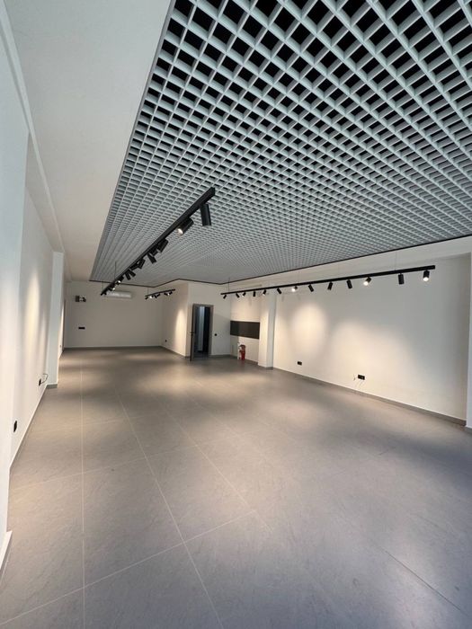 Срочно! Продаётся офис в бизнес центре ор: Аэропорт | вдоль дороги