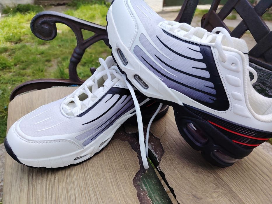 Маратонки чисто нови