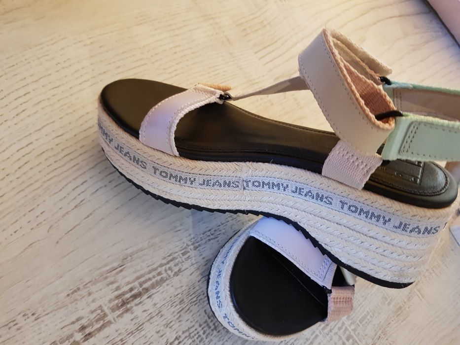 Tommy Hilfiger  сандали