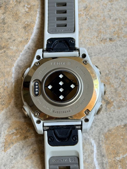 Garmin Fenix 8 Sapphire Soft Gold