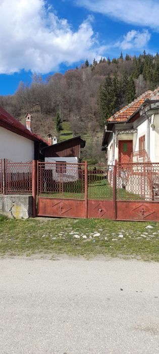 Casă de vânzare!!!