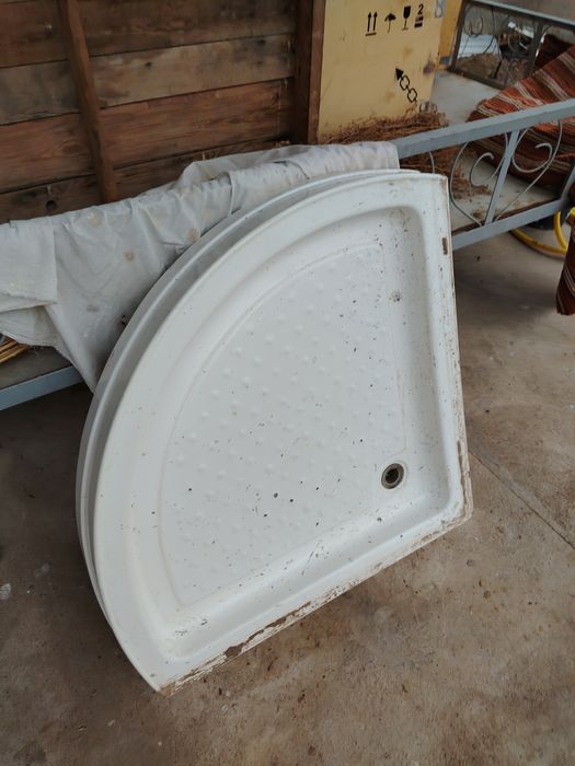 Dushovoy poddon sotiladi