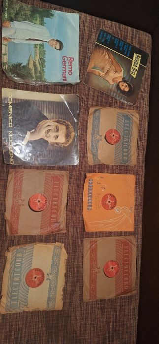 Vând pick-up și discuri de vinil vechi