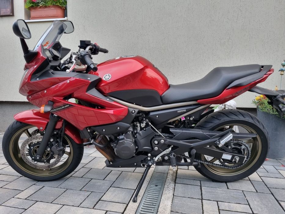 Yamaha XJ6 Diversion , 16.595 km  in stare excelenta , 2011. Se poate limita legal la A2