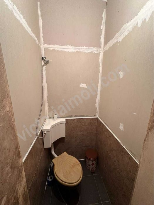 Продава се Двустаен апартамент в Велико Търново, Център - 74 кв.м за 1068 €/кв.м - Снимка #2