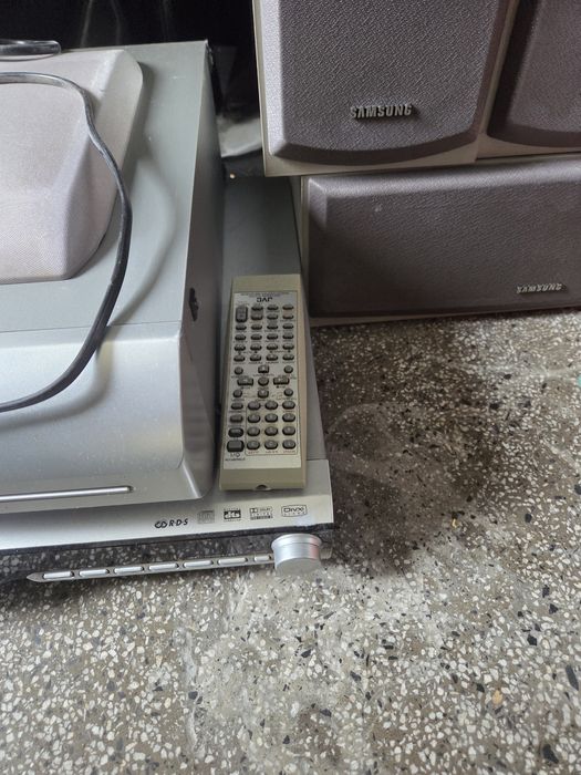 JVC аудио система със суббуфер и съраунд Samsung колони