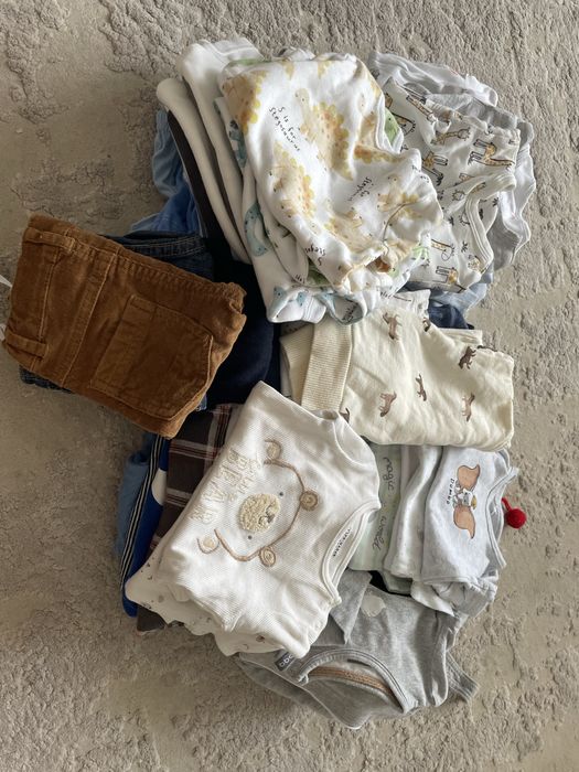 Lot haine bebe 0-3 luni , aproximativ 60 de articole