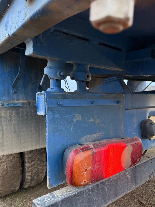 Mercedes camionetă basculanta