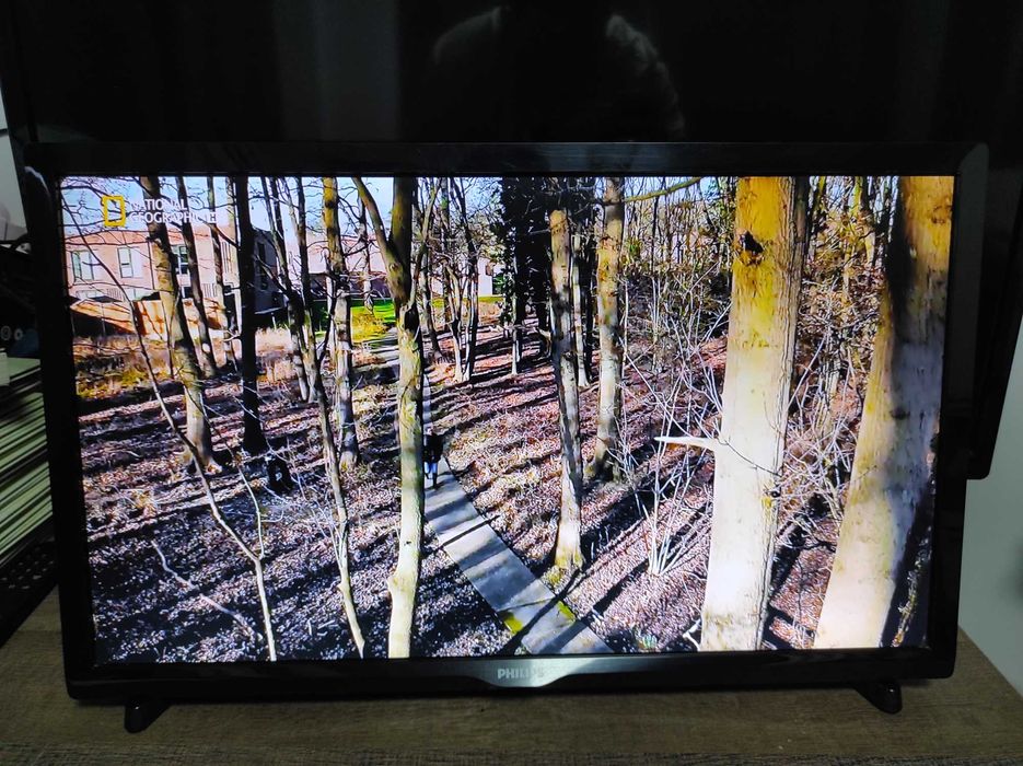 Телевизор Phillips 22" с цифров тунер