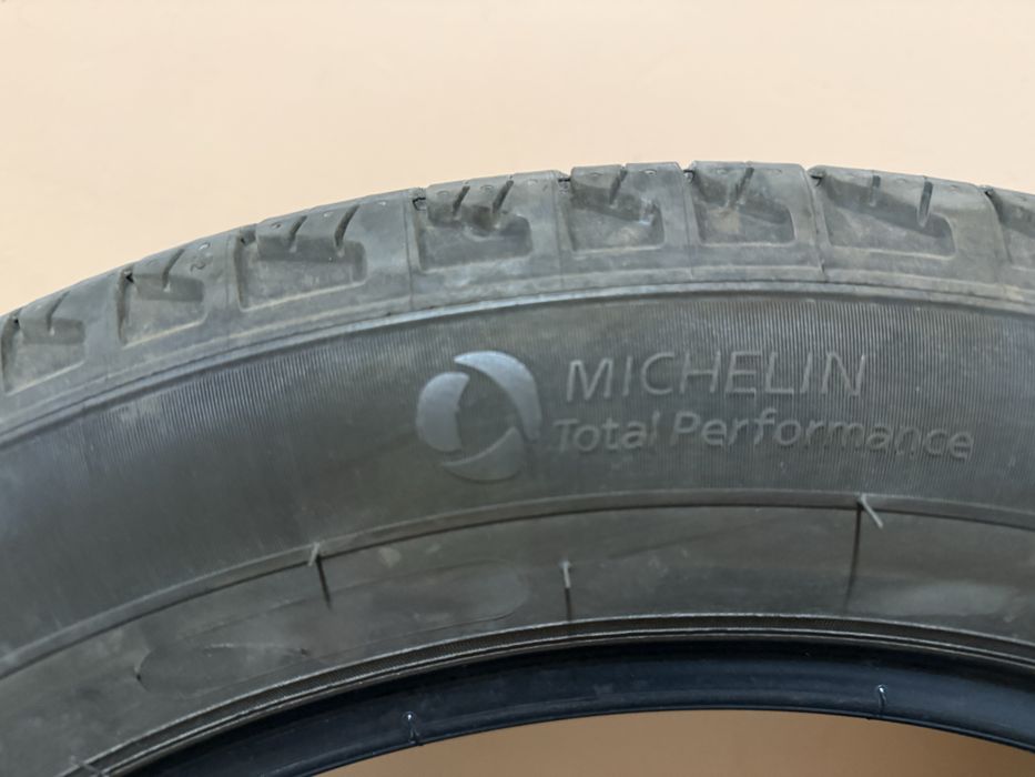 Гума Michelin Primacy A/S 235 / 55 / 19 all season EV