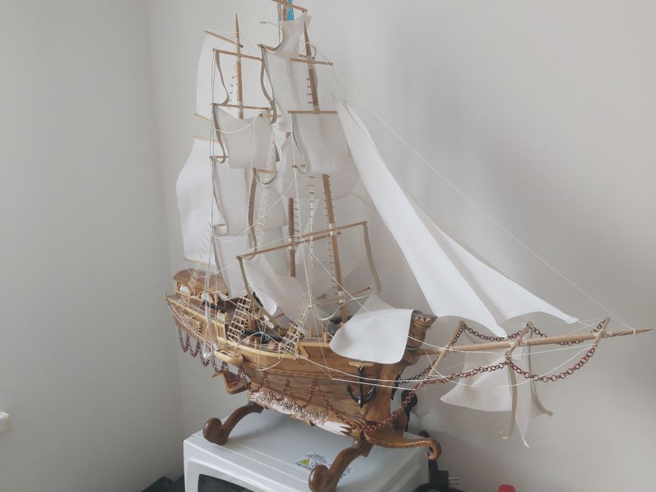 Продам корабль сувениры