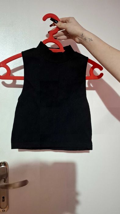 Блузи от различни марки