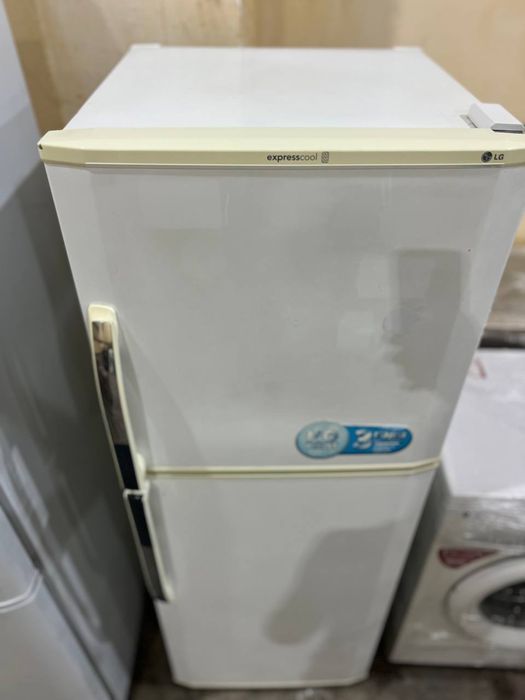 срочно продается холодильник LG No frost