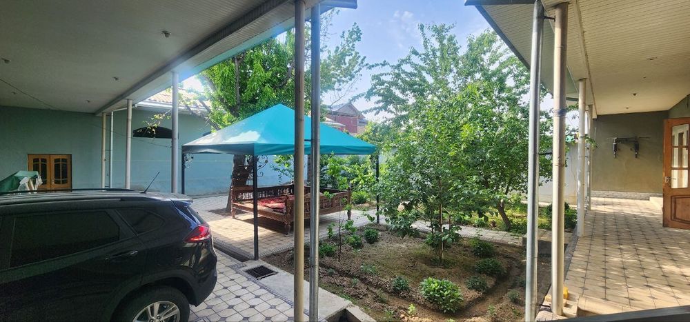 Охунбобоев 600м от Мечет 6.5сотка вдол дароги 6комнатная фасад 33м