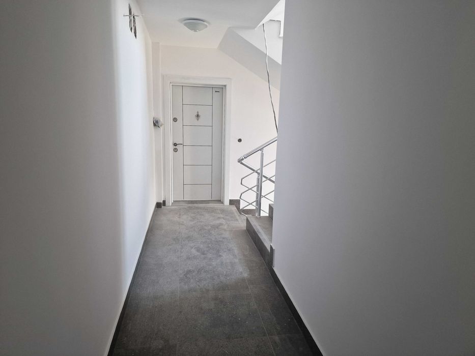 Продава се Тристаен апартамент в Благоевград, Ален мак - 85 кв.м за 996 €/кв.м - Снимка #2