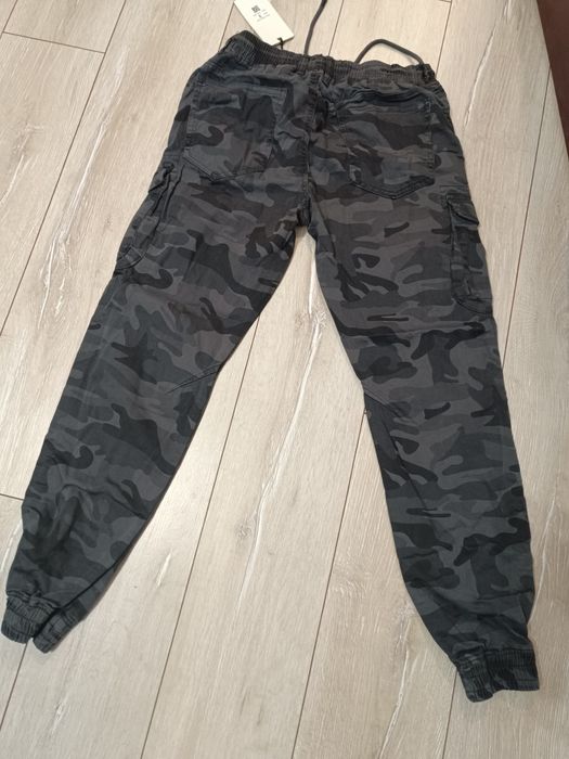 Камуфлажен карго панталон