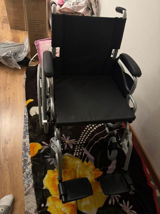 Продам  новую инвалидную коляску