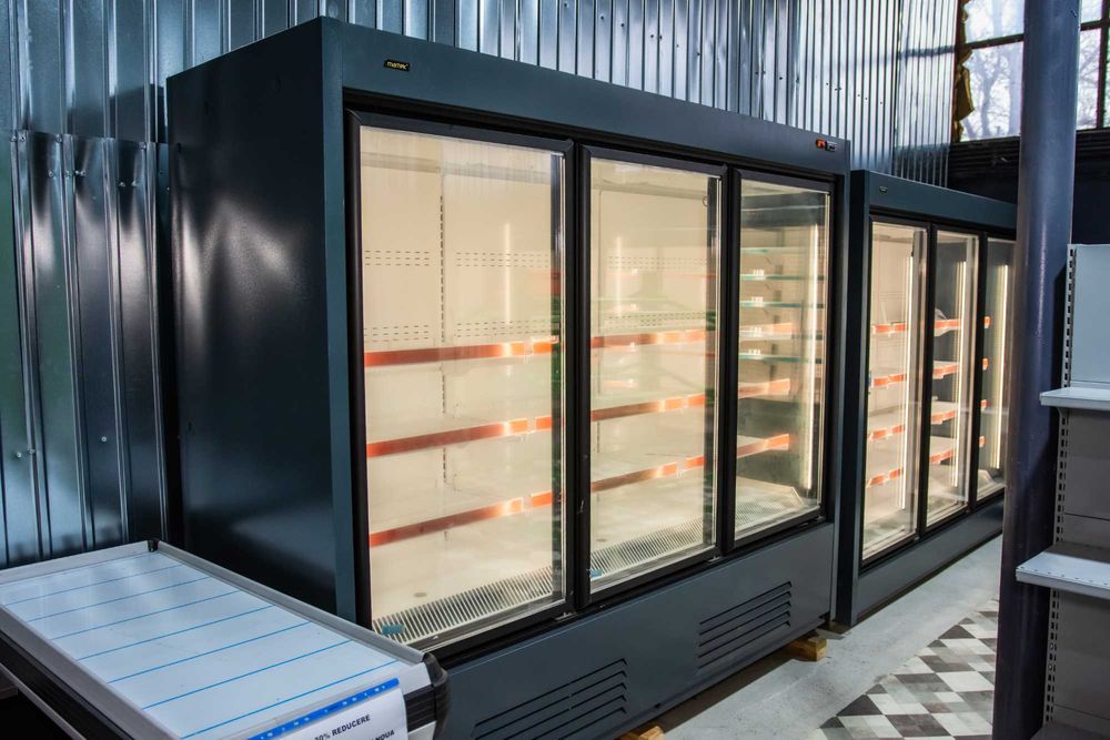 Vitrine noi showroom in IASI