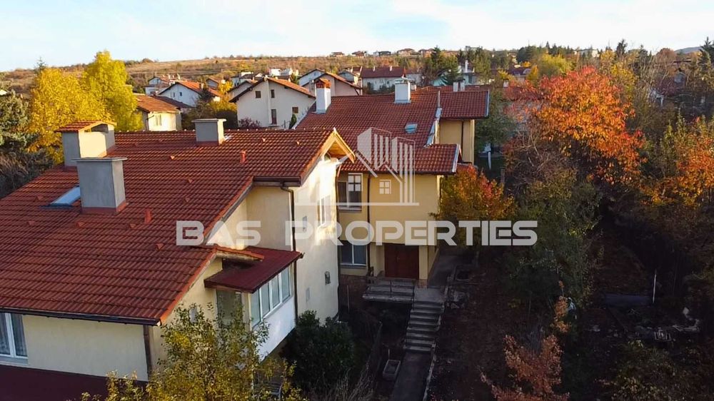 Къща в София-Банкя площ 243