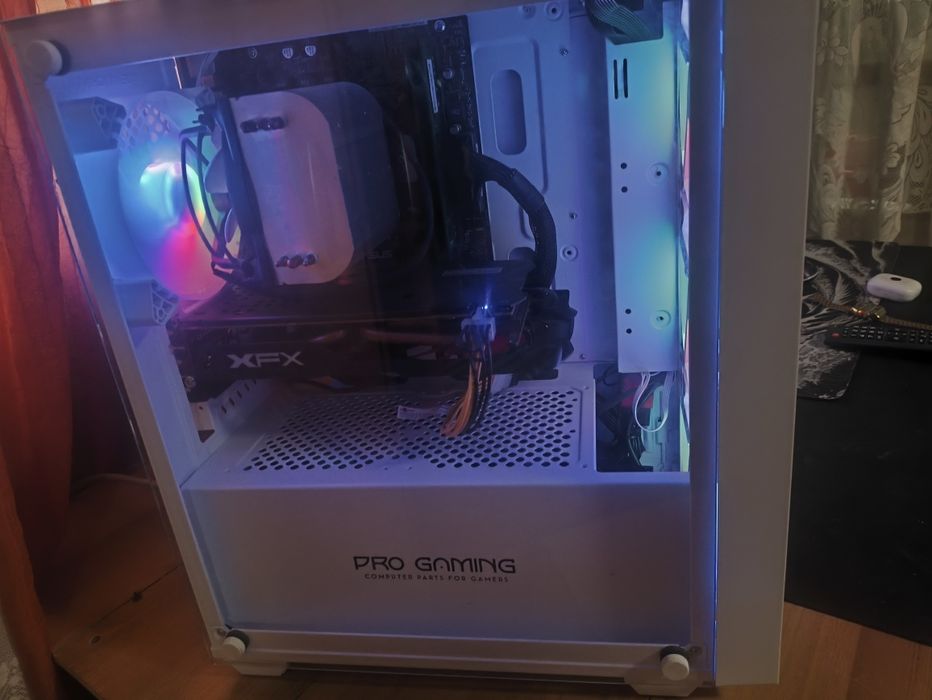 Vând PC 
placa video rx 570 8gb 
carcasa zalman
s