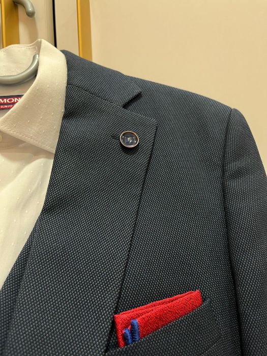 Продается брючный костюм