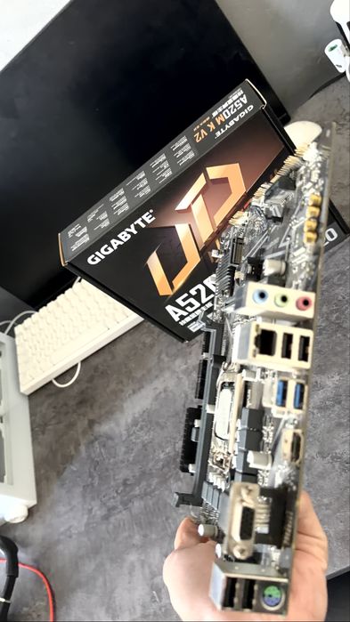 Gigabyte H510 + i5 10400f / обмен