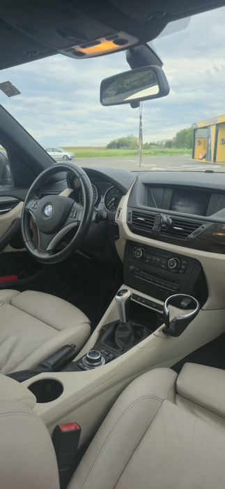 BMW X1 2011 — imagine 3