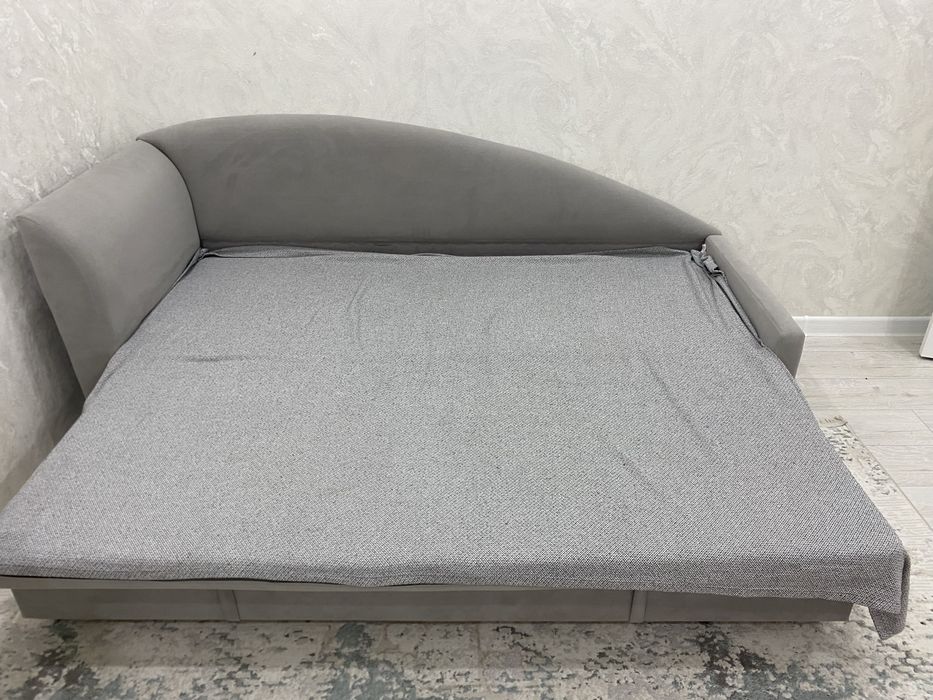 Срочно продам угловой диван раскладной