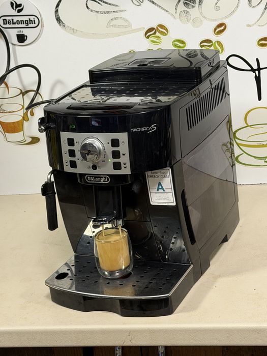 Кафемашина кафе автомат delonghi magnifica S с гаранция