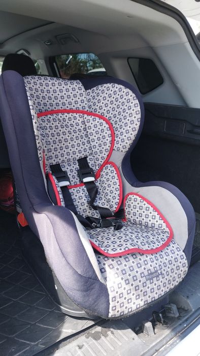 Детское автомобильное кресло с рождения до 4 лет