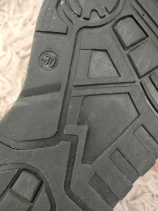 Продам полуботинки на мальчика