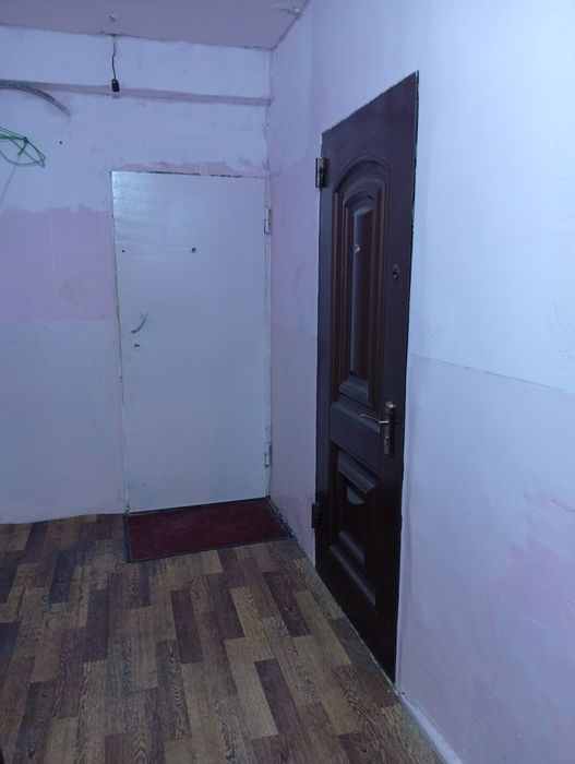 1 xonali kvartira sotiladi