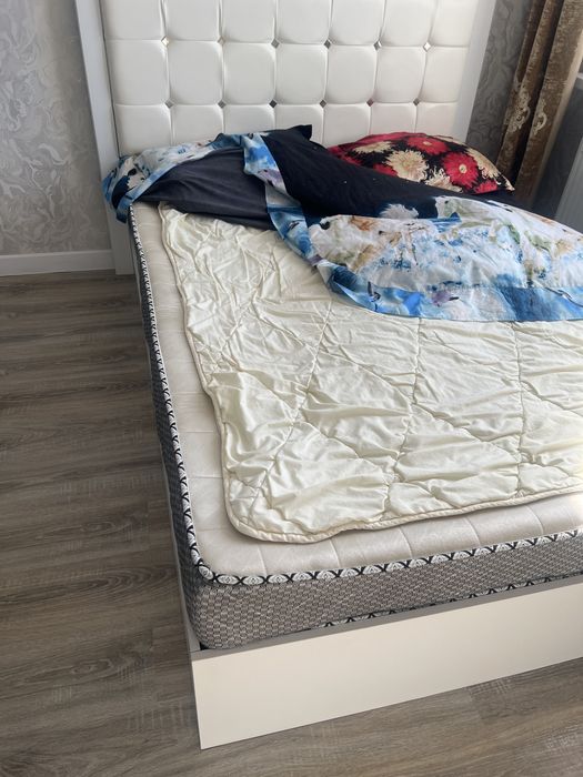 Угловой диван и кровать