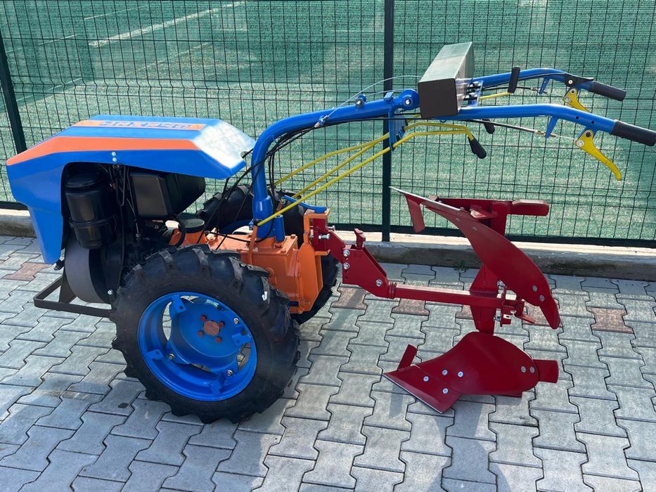 Motocultor vand sau schimb